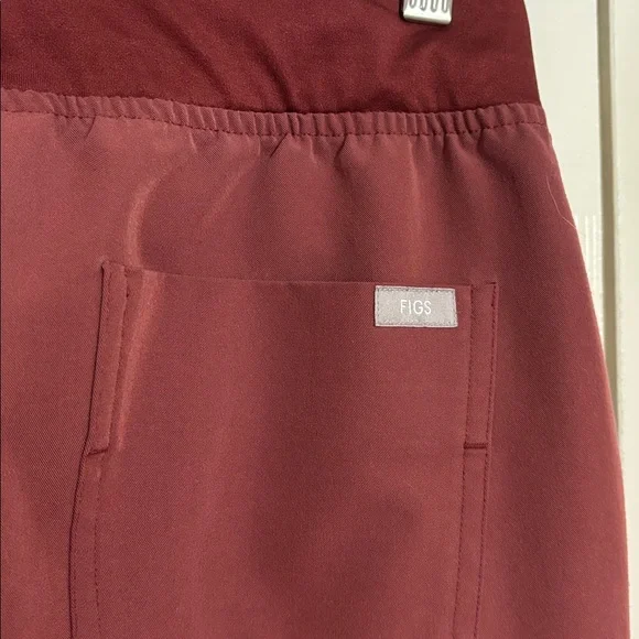 Figs Women’s Scrub Set in Light Wine Color - Picture 10 of 16